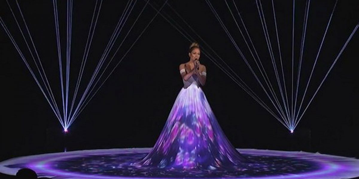 Jennifer López presenta “Feel The Light”