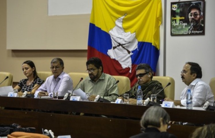 Santos se reúne con negociadores para fijar plazo a Diálogos de Paz