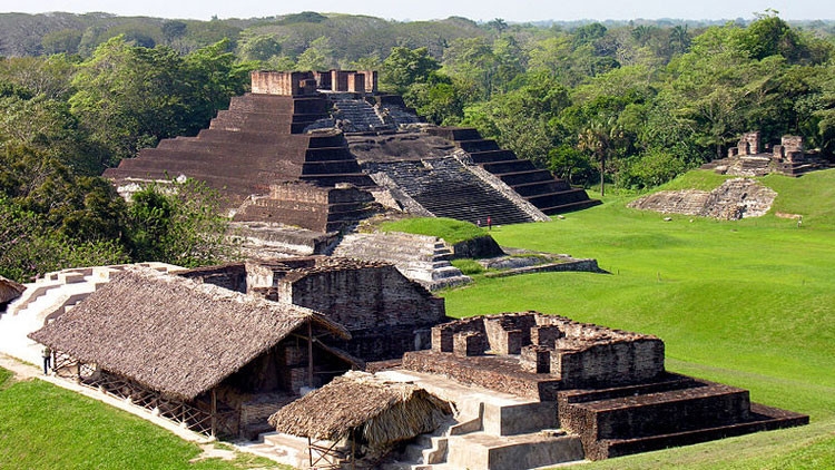Nueva hipótesis sobre el colapso de los mayas