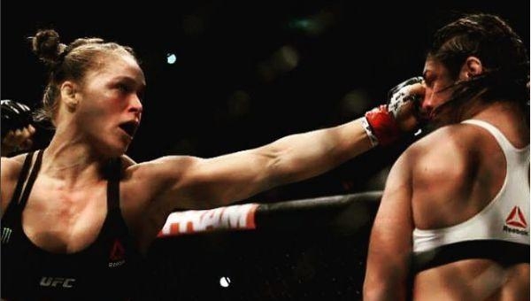 Mejor luchadora en UFC reta a Mayweather a una “pelea sin reglas”