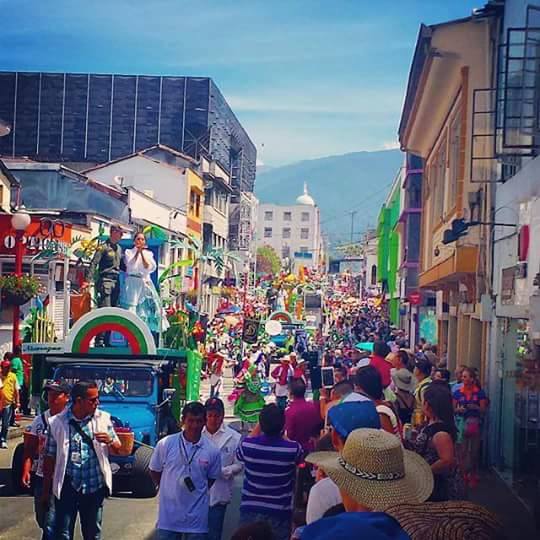 En el desfile de Manizales, foto publicada en la red social de Stefania Alemán